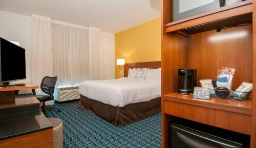 Guest room, 1 King, City view