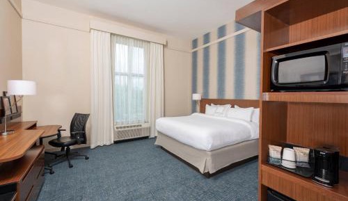 Larger Guest room, 1 King