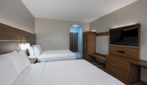 Room with Two Beds - Hearing Accessible - Non-Smoking