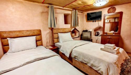 Twin Room with Private External Bathroom