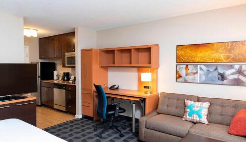 King Studio with Sofa Bed