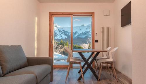 Suite with Mountain View
