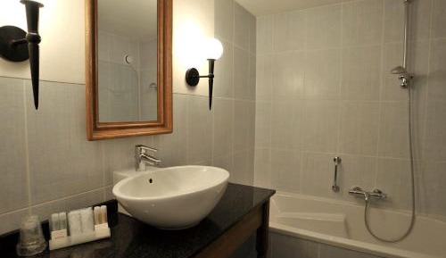 Luxury City Room