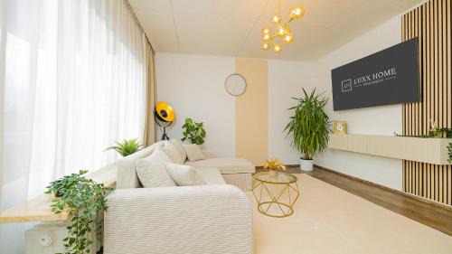 Three-Bedroom Deluxe Apartment