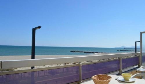 One-Bedroom Apartment with Sea View