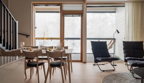 Apartment with Mountain View