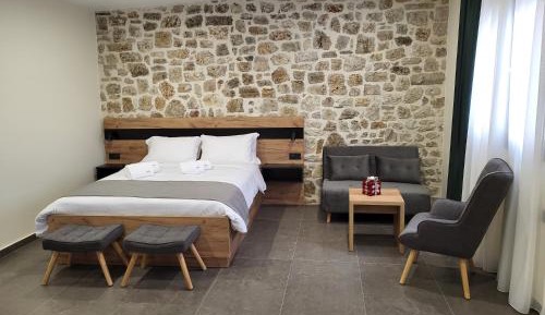 Apartment with Garden View