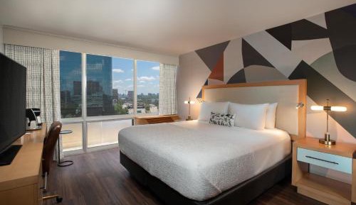 One-Bedroom King Suite with Sofa Bed 