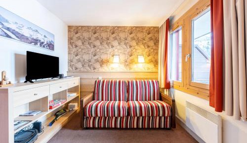 Superior One-Bedroom Apartment with Balcony