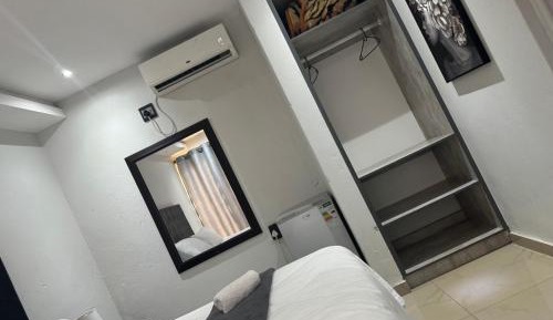 Deluxe Queen Suite