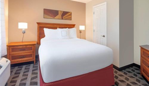 One-Bedroom Queen Suite with Sofa Bed