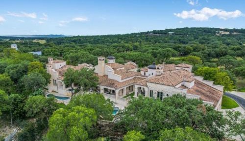 Five-Bedroom Holiday Home