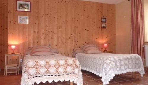 Quadruple Room with Private Bathroom