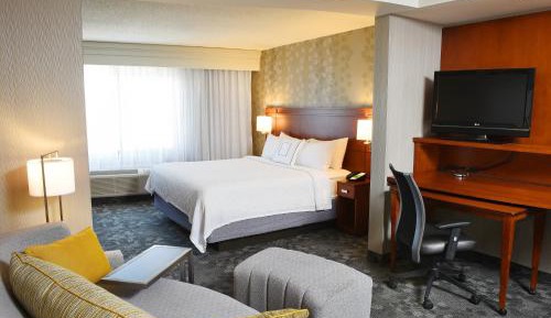 Larger Guest room, 1 King, Sofa bed