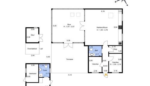 Three-Bedroom Holiday Home 