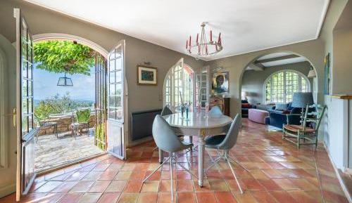Four-Bedroom Holiday Home