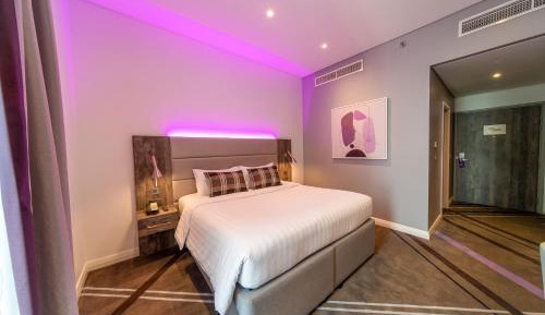 Double Room - Smoking - Drop off to Public Beach and Metro