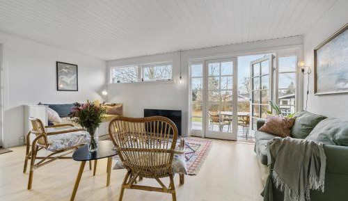 Three-Bedroom Holiday Home 