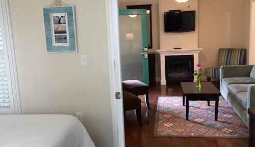 Deluxe King Suite