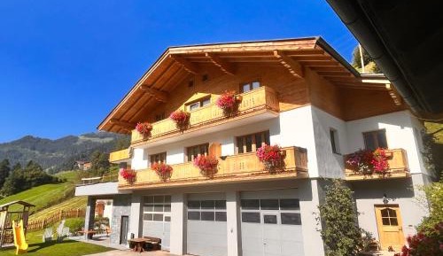 Three-Bedroom Apartment with Balcony
