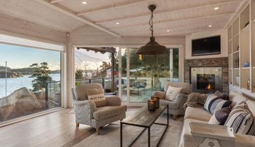 Three-Bedroom Holiday Home 