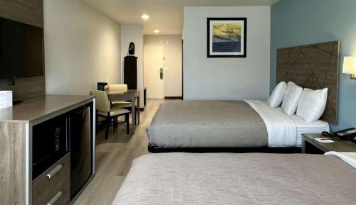 Queen Room with Two Queen Beds - Non-Smoking