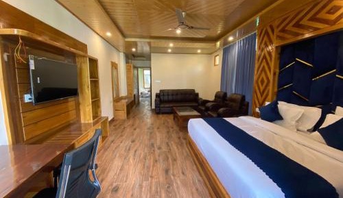 Double Room with Balcony (3 Adults)