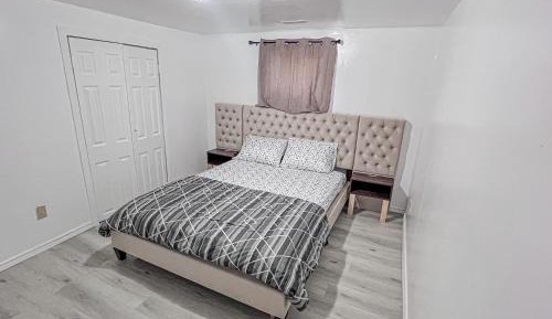 Queen Room with Shared Bathroom