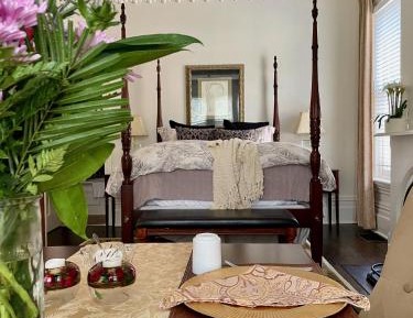 Queen Room with Spa Bath