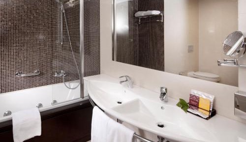 Business Suite (2 Adults)