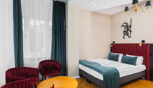 Apartment with Mountain View