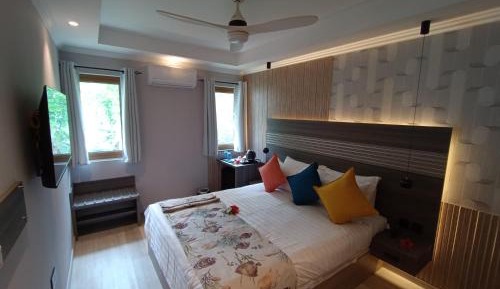 Double Standard Room in Annex Villa with Road and Mountain View 
