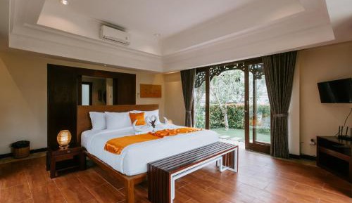 Villa with Private Pool