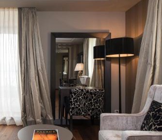 Deluxe Double or Twin Room with Lake View