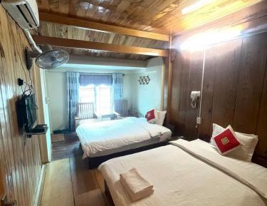 Twin Room with View