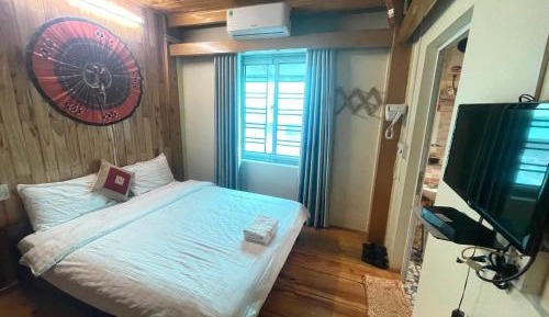 Deluxe Room (2 Adults + 1 Child)