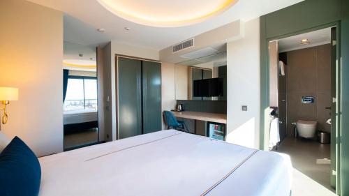 Deluxe Double Room with Sea View