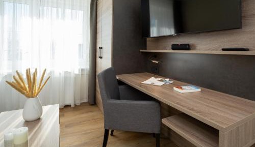 Apartment with Mountain View