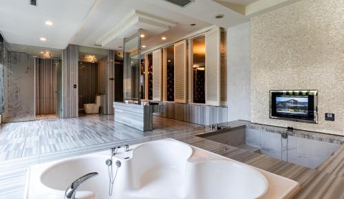 Flagship Suite 