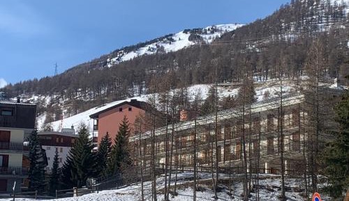 One-Bedroom Apartment with Balcony and Mountain View  