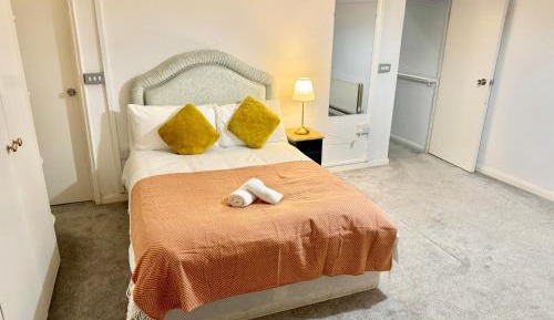 Triple Room with Shared Bathroom