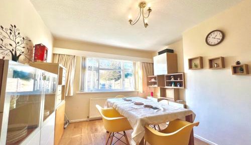 Three-Bedroom Holiday Home 