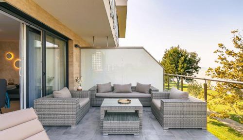 Two-Bedroom Apartment with Lake View