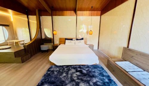 Deluxe Double Room with Balcony