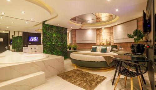 Double Room with Spa Bath