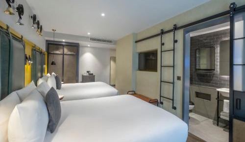 Deluxe Double Double Room