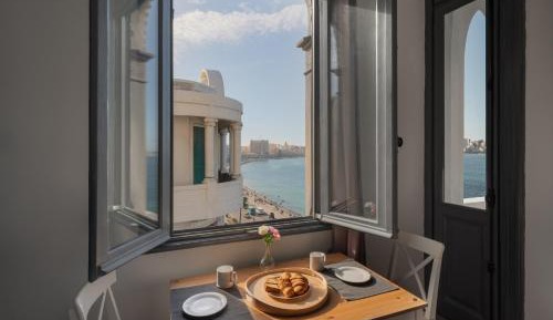 One-Bedroom Apartment with Sea View