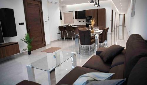 Three-Bedroom Apartment with Balcony