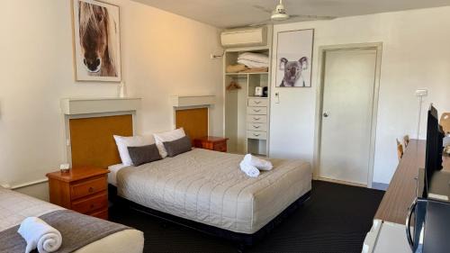Deluxe Queen Room