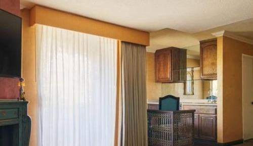 Top Floor Demi Suite